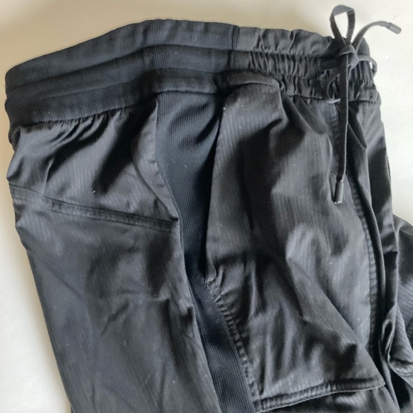Lululemon Black Strip Two Pockets High Rise Loggers size 4 - Picture 9 of 14
